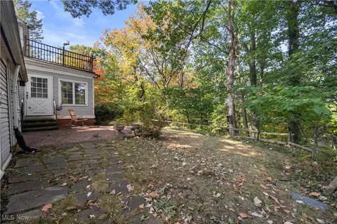 Exterior - 976 Gulf Rd, Elyria, OH 44035 photo 7 of 11