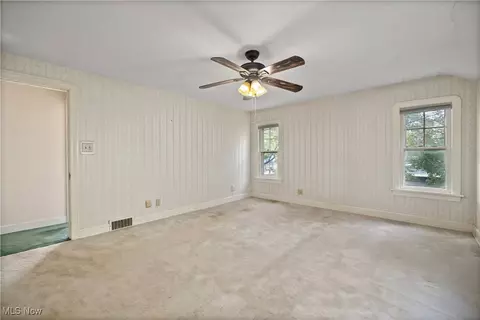 Bedroom - 976 Gulf Rd, Elyria, OH 44035 photo 7 of 10