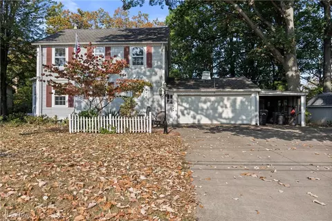 Exterior - 976 Gulf Rd, Elyria, OH 44035 photo 5 of 11