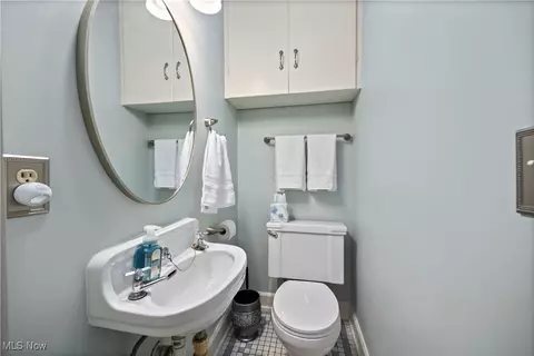 Bath - 976 Gulf Rd, Elyria, OH 44035 photo 2 of 2