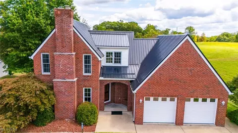 65893 Mcgregor Hill Rd, Bellaire, OH 43906