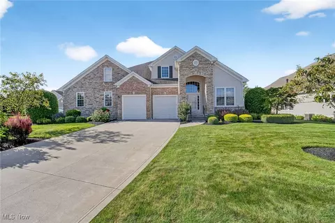 397 E Inverness Dr, Highland Heights, OH 44143