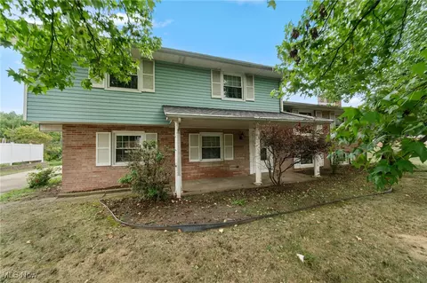 4696 Meadowview Dr NW, Canton, OH 44718
