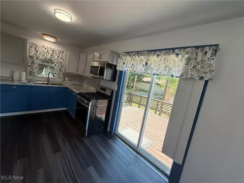 Kitchen - 367 Concord Ave, Elyria, OH 44035 photo 3 of 3