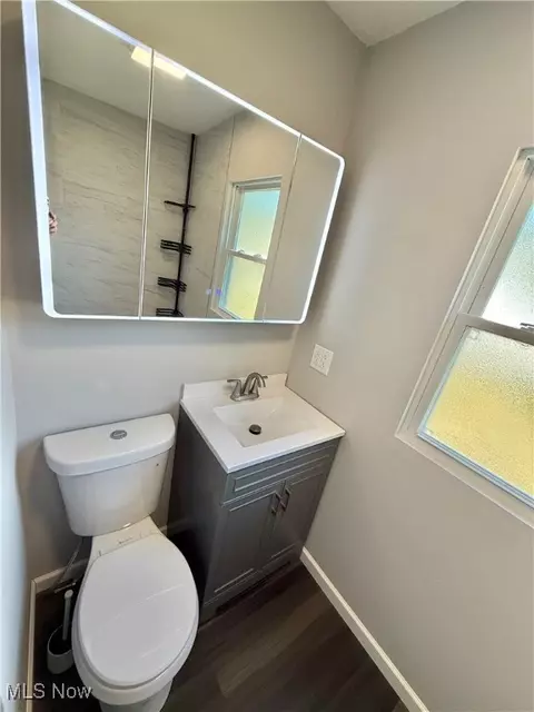 Bath - 367 Concord Ave, Elyria, OH 44035 photo 2 of 3
