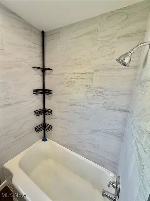 Bath - 367 Concord Ave, Elyria, OH 44035 photo 1 of 3