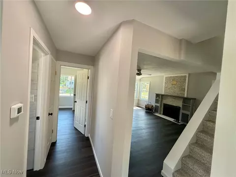 Entry Way - 367 Concord Ave, Elyria, OH 44035 photo 2 of 6