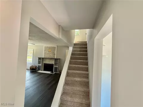 Entry Way - 367 Concord Ave, Elyria, OH 44035 photo 1 of 6