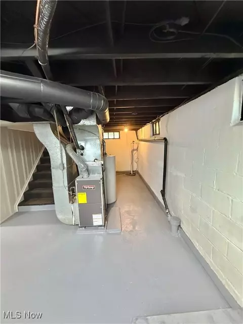 Entry Way - 367 Concord Ave, Elyria, OH 44035 photo 6 of 6