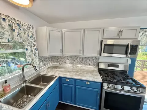 Kitchen - 367 Concord Ave, Elyria, OH 44035 photo 1 of 3