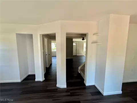 Entry Way - 367 Concord Ave, Elyria, OH 44035 photo 3 of 6