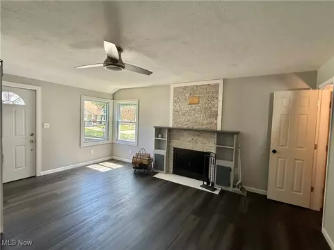 Living - 367 Concord Ave, Elyria, OH 44035 photo 3 of 3