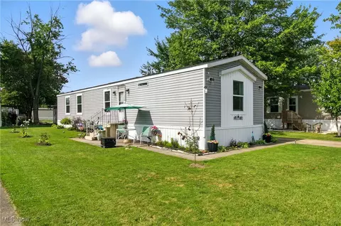 1556 Clarius Cir E, Streetsboro, OH 44241