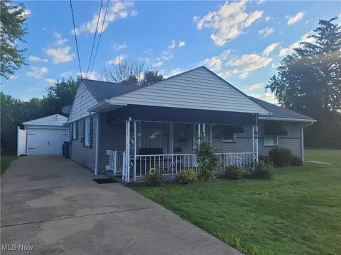 294 Louis Ave, Girard, OH 44420