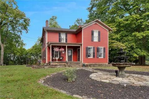 725 N Main St, Poland, OH 44514