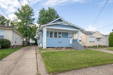 13919 Thornhope Rd, Cleveland, OH 44135
