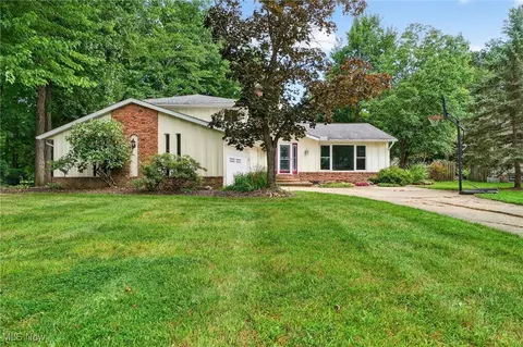 37436 Hunters Ridge Rd, Solon, OH 44139