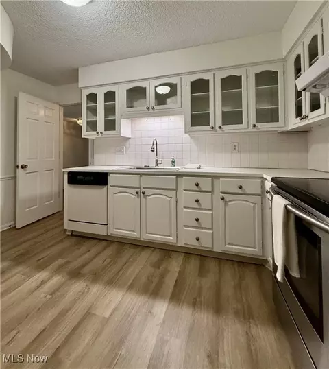 2385 Covington Rd #402, Akron, OH 44313 photo 17