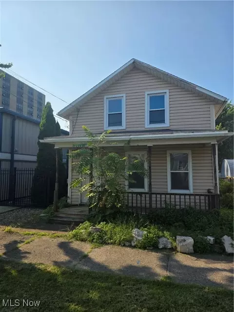 623 E Market St, Sandusky, OH 44870