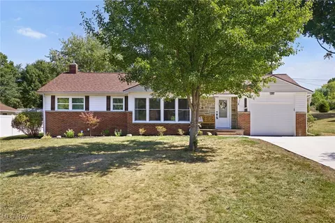 510 Sycamore Dr, Louisville, OH 44641