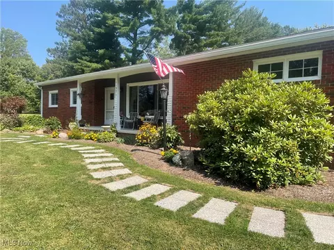 11571 Basswood Rd, Chardon, OH 44024