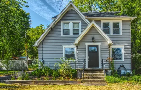 4034 Manchester Rd, Coventry, OH 44319