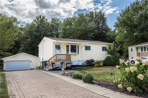 1356 Carnegie Ave, Akron, OH 44314