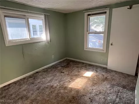 129 Emerling Ave, Akron, OH 44301 photo 9