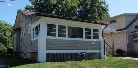 1523 Edgehill Ave SE, Warren, OH 44484