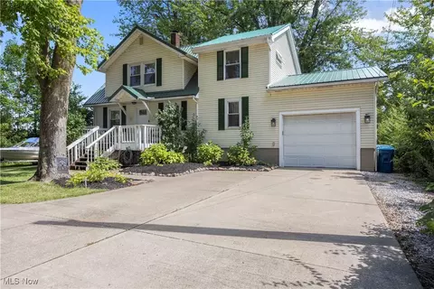3367 Abbe Rd, Sheffield Village, OH 44054
