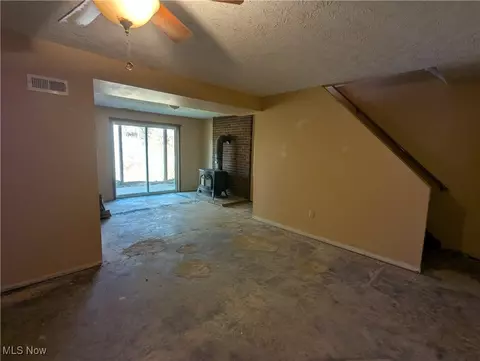 Living - 144 Pine Ln, Barnesville, OH 43713 photo 3 of 3