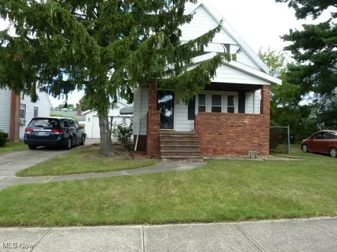 3408 Parklane Dr, Parma, OH 44134