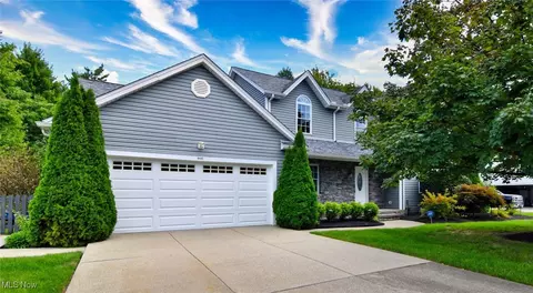 9445 Airlane Dr, Macedonia, OH 44056