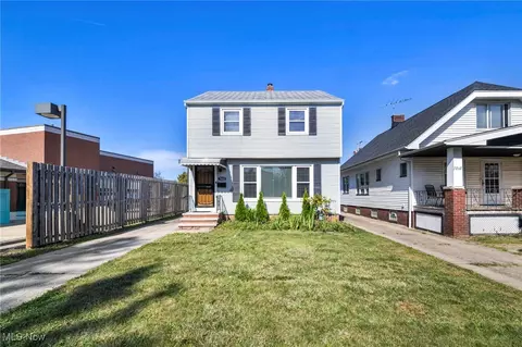 7822 Ridgefield Ave, Parma, OH 44129