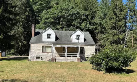 1985 Browns Run Rd, Littleton, WV 26581