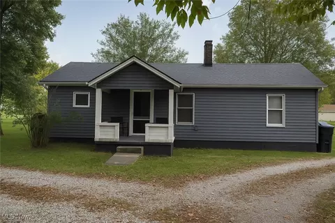 49659 Water St, Saint Clairsville, OH 43950