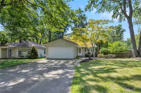 64 E Shore Blvd, Timberlake, OH 44095