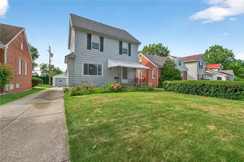 8910 Mccracken Blvd, Cleveland, OH 44125