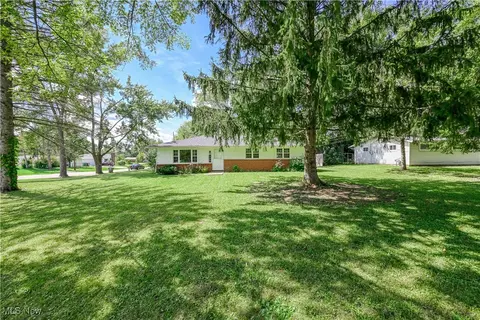 9495 Nita Ln, Streetsboro, OH 44241