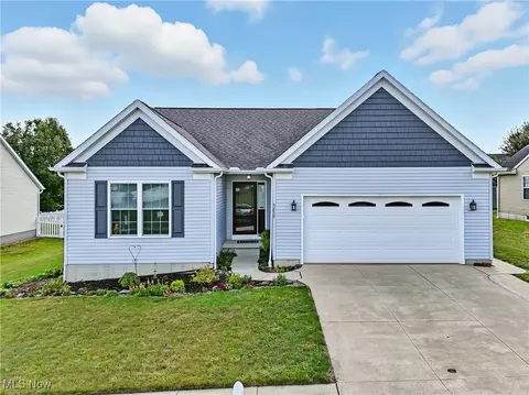 5239 Monroe Sq E, Barberton, OH 44203