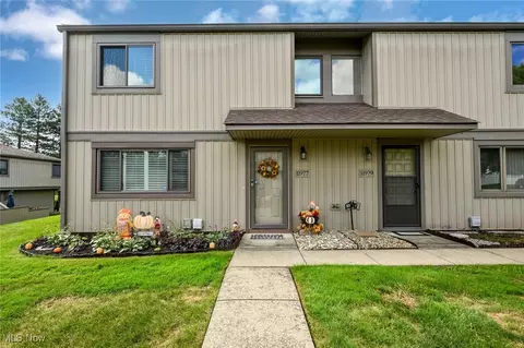 11977 Harbour Light Dr, North Royalton, OH 44133