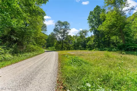 1010 Hibbetts Mill Rd, Wellsville, OH 43968