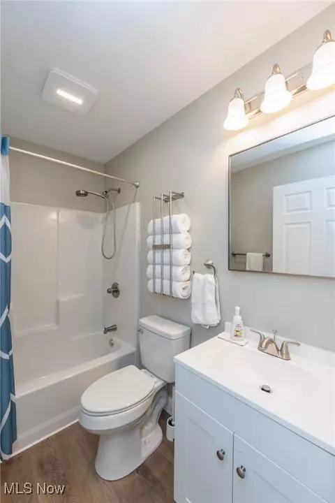 Bath - 40 Perch Ct, Lagrange, OH 44050 photo 2 of 5