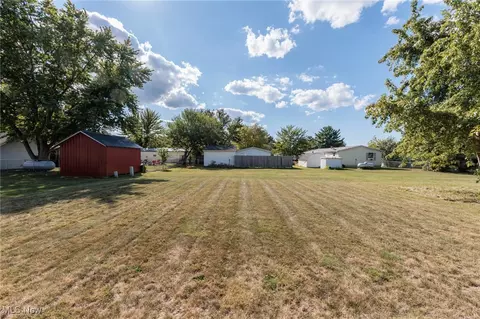 Exterior - 40 Perch Ct, Lagrange, OH 44050 photo 7 of 7
