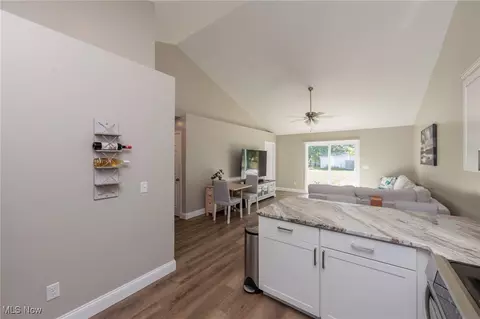 Entry Way - 40 Perch Ct, Lagrange, OH 44050 photo 3 of 4