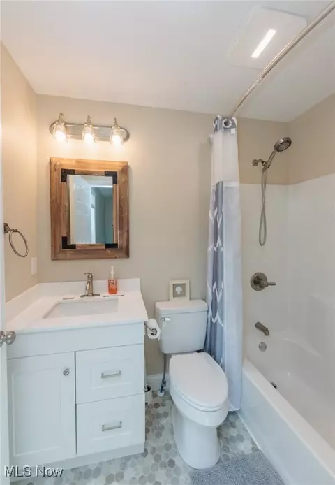 Bath - 40 Perch Ct, Lagrange, OH 44050 photo 5 of 5