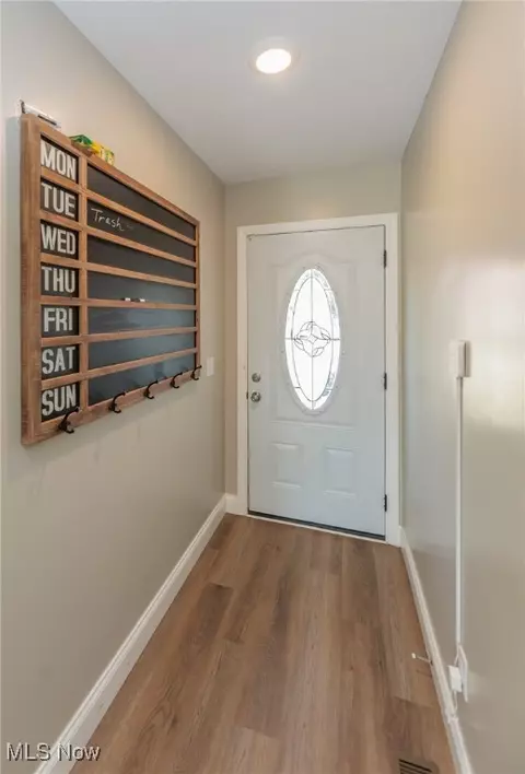 Entry Way - 40 Perch Ct, Lagrange, OH 44050 photo 1 of 4
