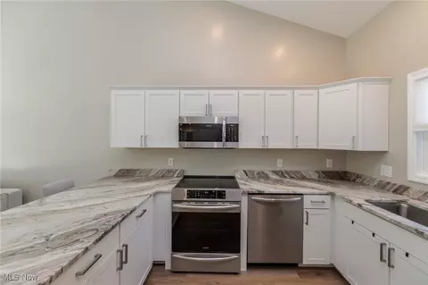 Kitchen - 40 Perch Ct, Lagrange, OH 44050 photo 1 of 7