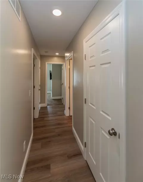 Entry Way - 40 Perch Ct, Lagrange, OH 44050 photo 4 of 4