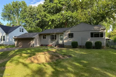 6790 Big Creek Pkwy, Middleburg Heights, OH 44130